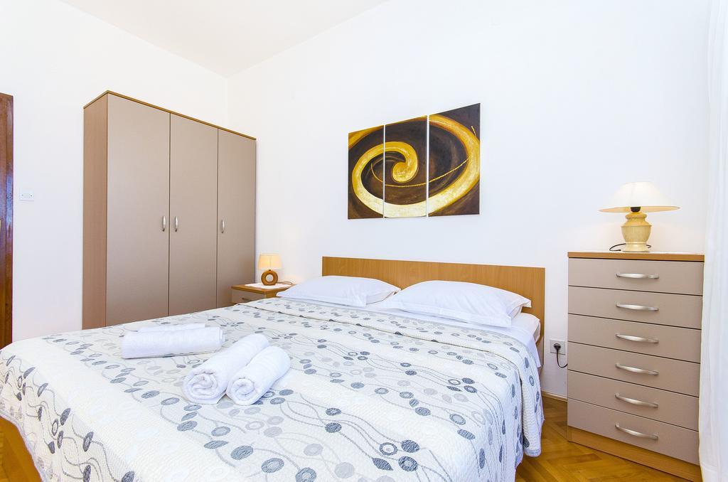 Apartments Kunac Podgora Habitación foto