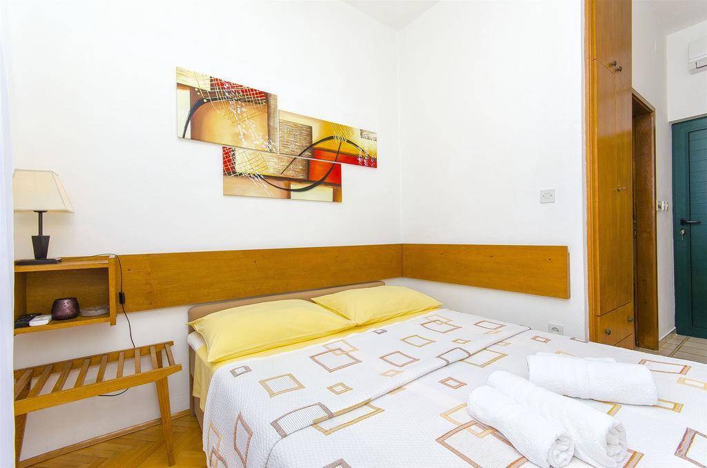 Apartments Kunac Podgora Exterior foto